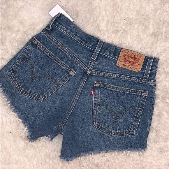 Levi's Pants - 💙VINTAGE LEVI SHORTS💙